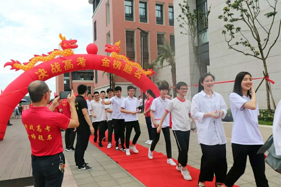 1561518601743208.jpg 01.jpg